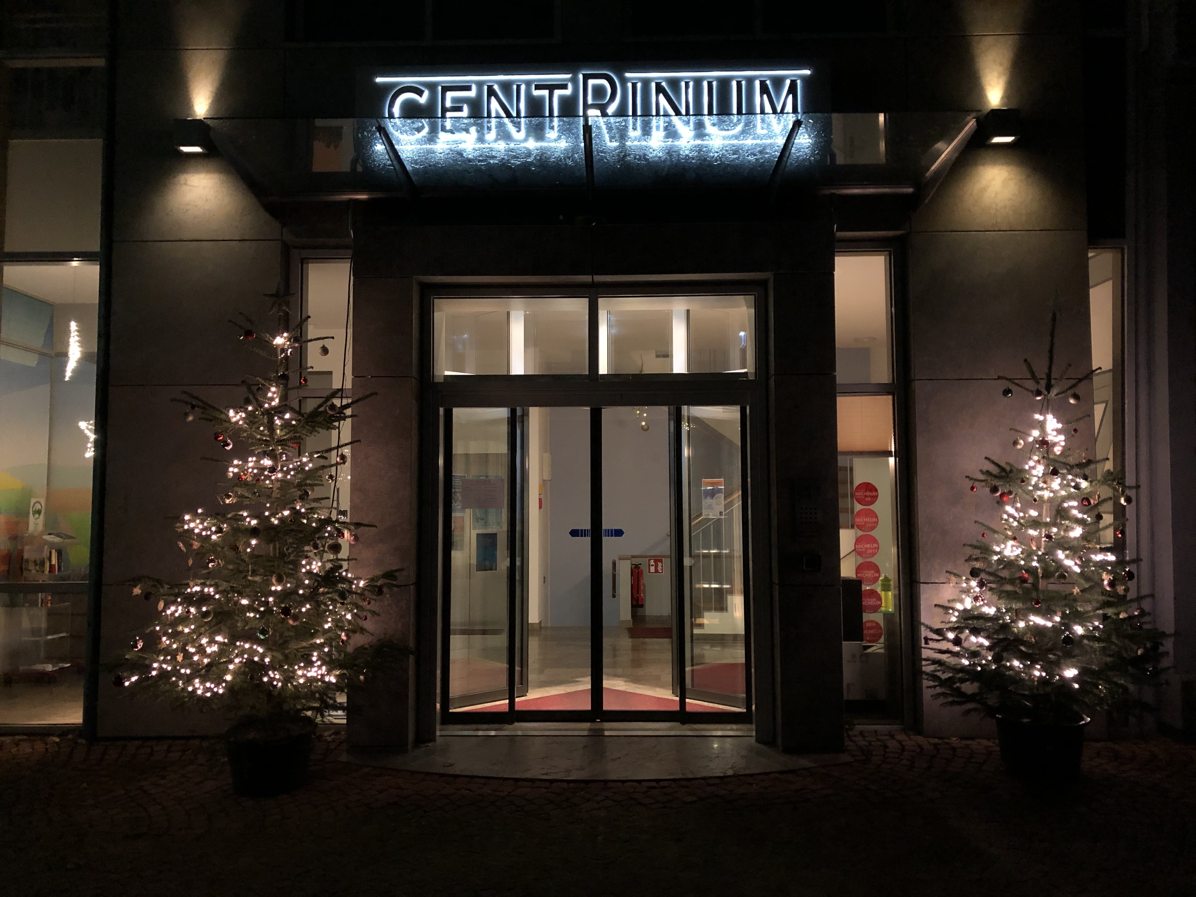 CENTRINUM Altstadt-Hotel Eingang Weihnachten